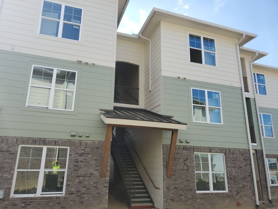 Com Awning